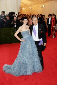 stella-tennant-mario-testino-vogue-6may14-pa_b_592x888