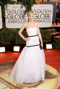 jennifer-lawrence-dior.jpg.pagespeed.ic_.MuY5D3VfoR
